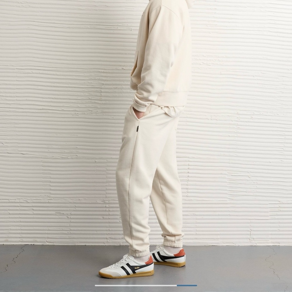 NWT - Men’s American Eagle Laidback Luxe Heavyweight cream sweatpants - XL - Picture 2 of 7